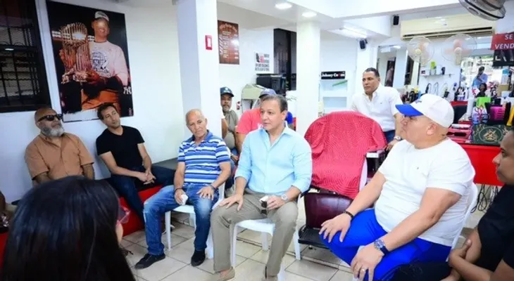 Abel Martínez plantea salida voluntaria de migrantes irregulares antes de deportaciones si llega al poder