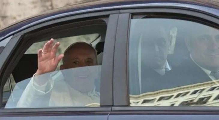 El Papa pide a obispos que oculten a pedófilos renunciar 
