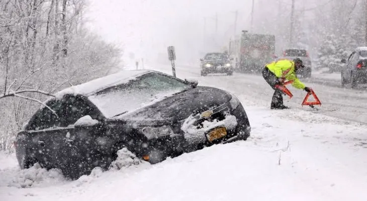NY se prepara para lo que podría ser la 1ra gran tormenta 