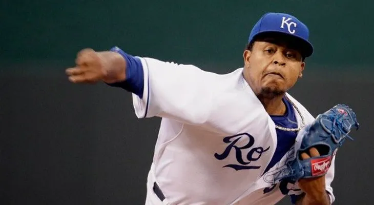 Edinson Vólquez permite dos hits en 7 innings