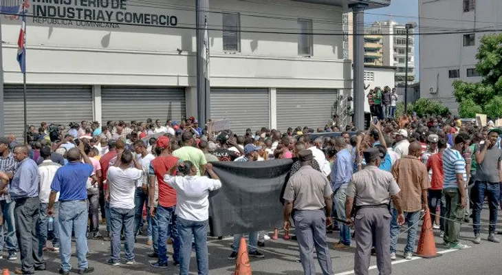 Gobierno emite decreto con reglamento para devolución impuestos combustibles