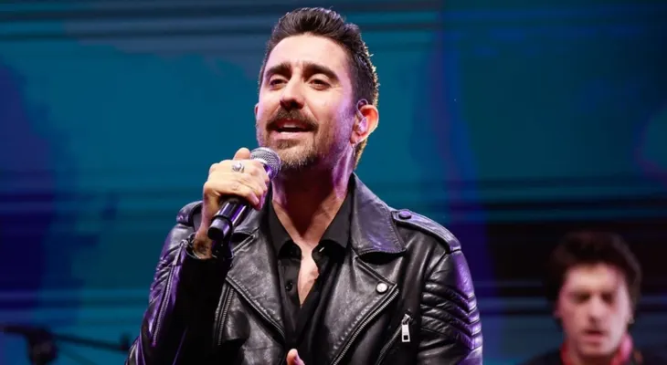 Alex Ubago celebra 25 años de carrera con emotivo concierto en Santo Domingo