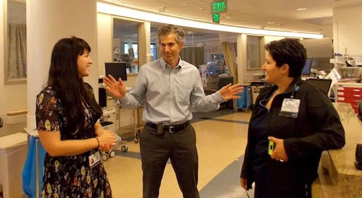 Para reducir las infecciones en hospitales, este médico propone ser maleducado