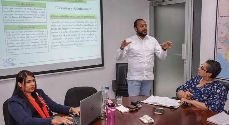 Ministerio de Salud realiza charla sobre Jubilaciones y Pensiones