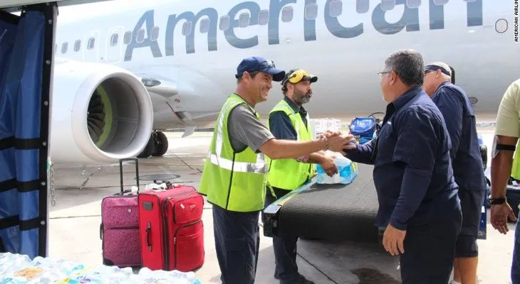 Aerolíneas aún enfrentan dificultades para llegar a la devastada isla de Puerto Rico