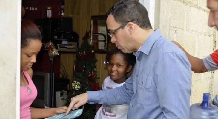Andrés Navarro encabeza jornada contra el dengue en Los Girasoles