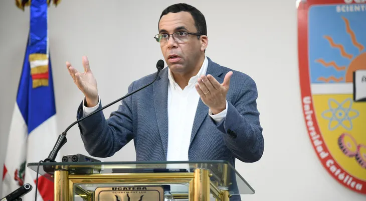 Andrés Navarro proclama que el PLD está comprometido con comicios en el exterior