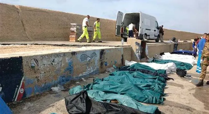 Mueren 94 migrantes en naufragio frente a Italia