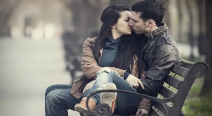4 efectos del beso en tu cerebro
