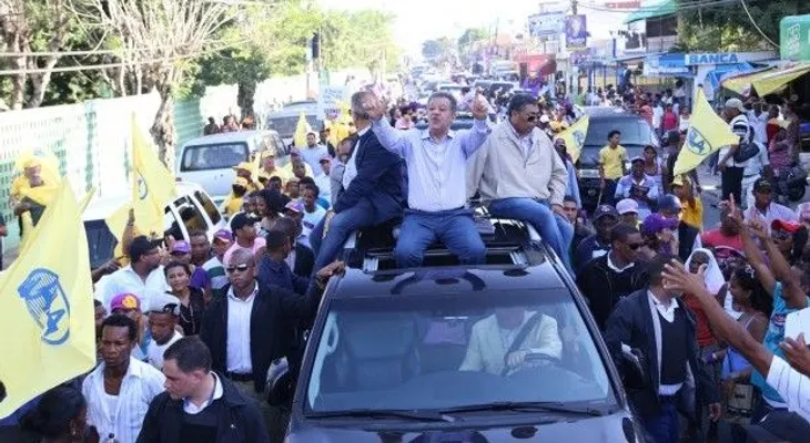 Leonel visita a dirigentes en SPM; reitera PLD ganará arrolladoramente 