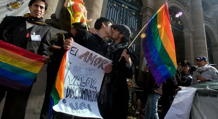 Convocan multitudinaria marcha contra legalización del matrimonio gay en México