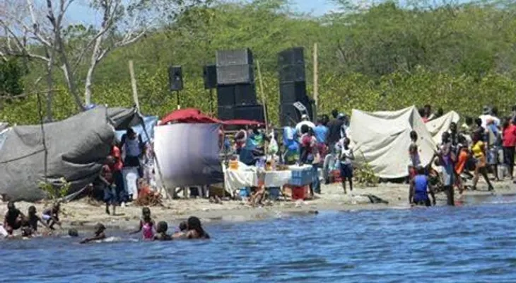 Haitianos celebran Viernes Santo en la frontera, a pocos metros de criollos y sin prohibiciones