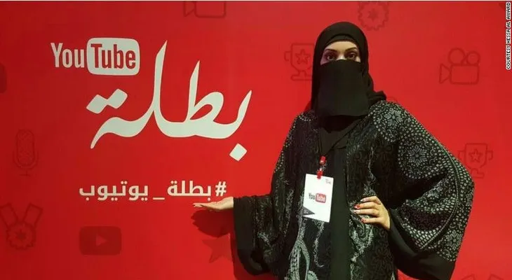 Las youtubers sin rostro de Arabia Saudita