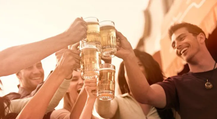 Chile pone límites a la publicidad de bebidas alcohólicas en medios