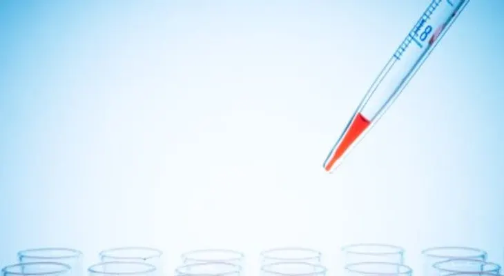 Un análisis de sangre podría detectar el riesgo de cáncer de mama