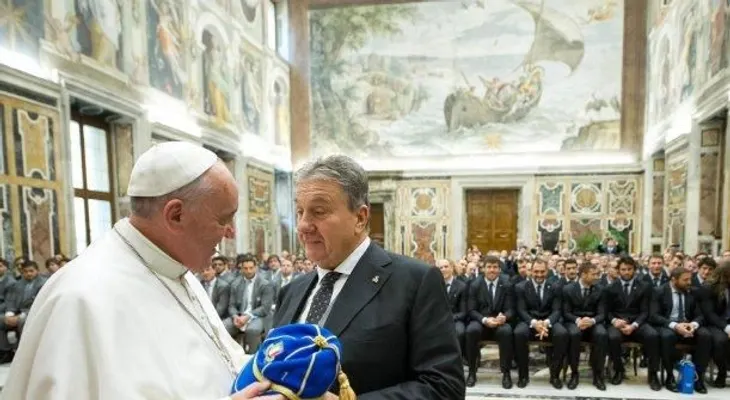 El papa critica el deporte que "convierte a los atletas en mera mercancía"