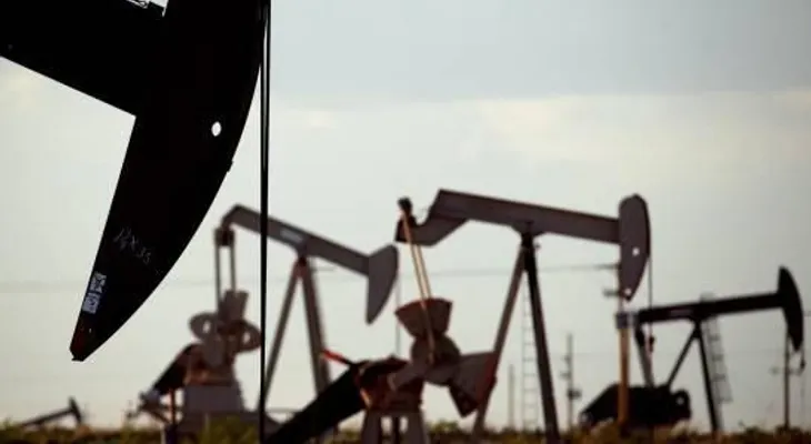 Rusia y EE.UU. debaten medidas para normalizar el mercado del petróleo
