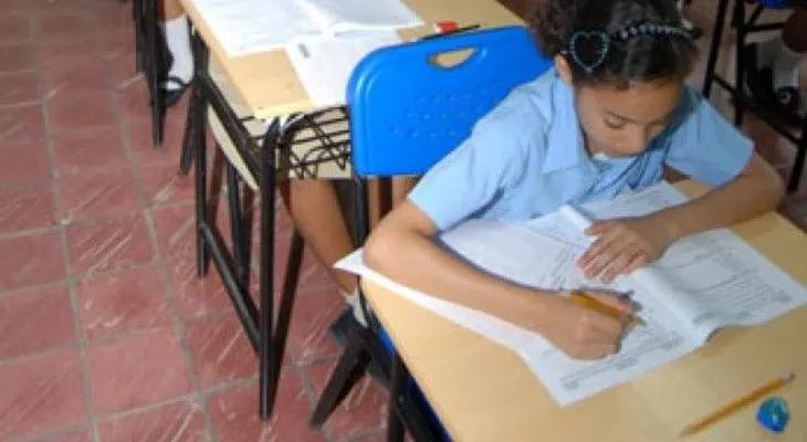 Educación suspende docencia en 9 provincias en alerta roja debido a Érika