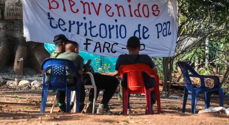 FARC entrega los nombres de sus 6.804 integrantes que dejarán las armas