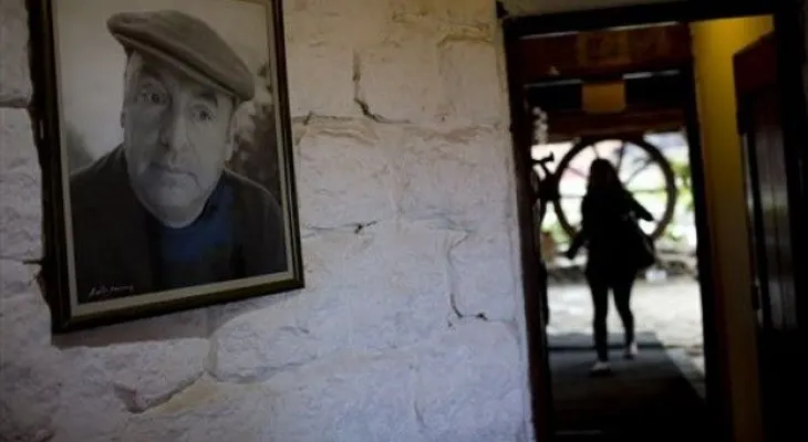 Fundación Neruda exige que vuelva a inhumar al poeta