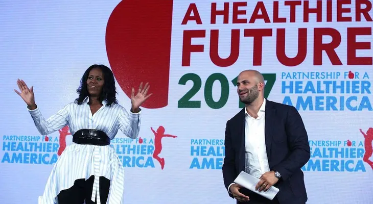 Michelle Obama critica a Trump por la comida en las escuelas