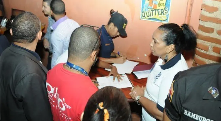 Ministerio Público cierra establecimientos nocturnos por presencia de adolescentes en el DN