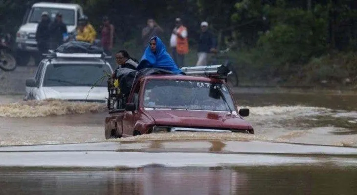 Eta provoca inundaciones y cortes de energía en Jamaica, Bahamas y Belice