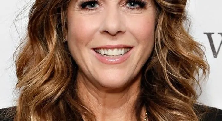 Rita Wilson se recupera de doble mastectomía 