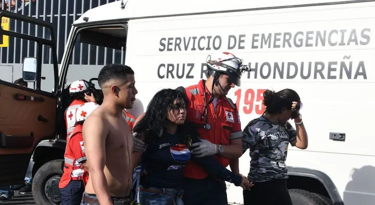 Una estampida deja 4 muertos y empaña la final del fútbol hondureño