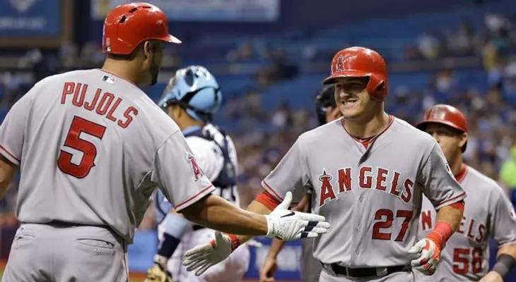 Trout y Angelinos vencen a Rays tras apagón 
