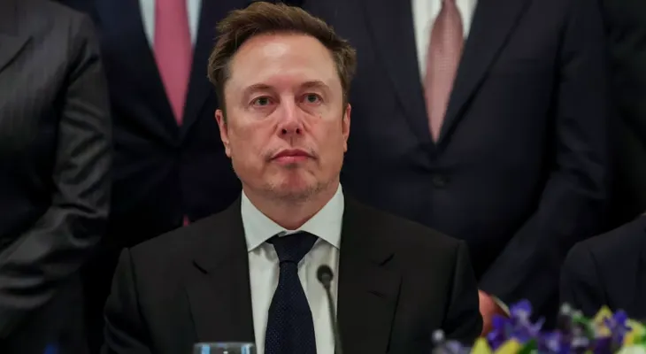America PAC de Musk envía mensajes electorales inexactos en Colorado y Washington