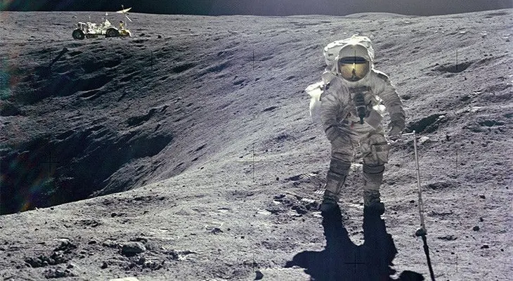 El astronauta del Apolo 16 que dejó un retrato en la Luna desvela su mensaje oculto