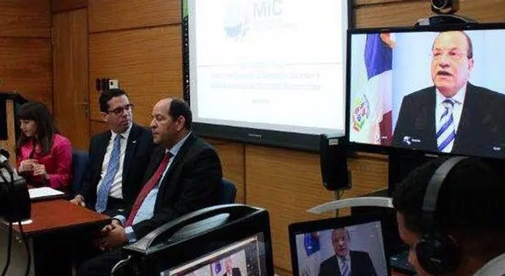 Embajador lanza Aula Virtual DR-Cafta en Washington