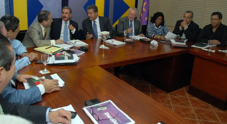 Danilo y Leonel encabezan este lunes reunión dirigentes del PLD