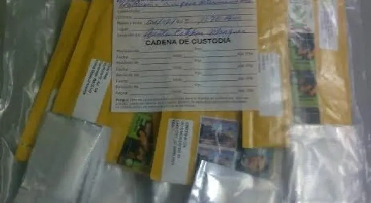 Decomisan sobres llenos de cocaína que serían enviados por correo