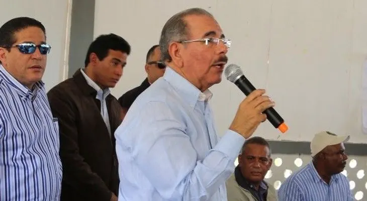 Danilo autoriza financiamiento a productores de plátanos de Tamayo; tendrán agua 