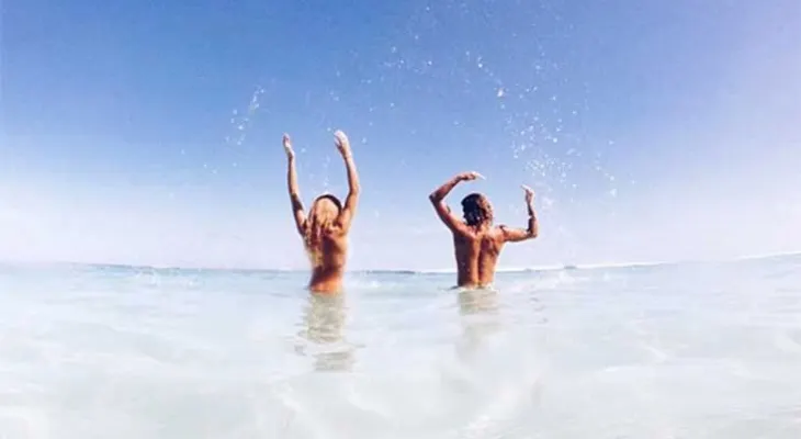 Personas aman la playa disfrutan más de la vida y son más felices