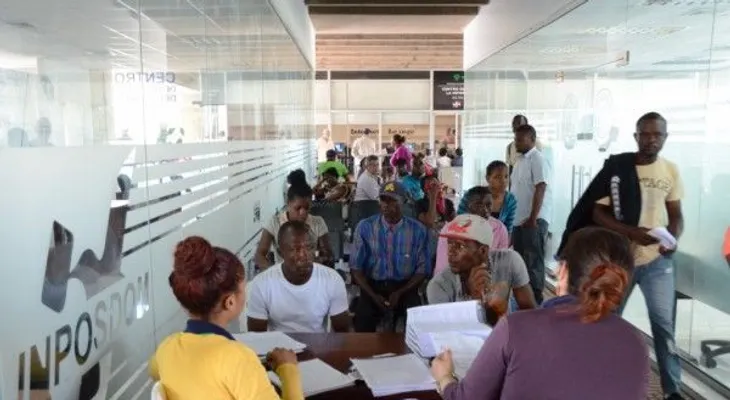 Atenderán extranjeros en filas luego de vencido plazo de inscripción 