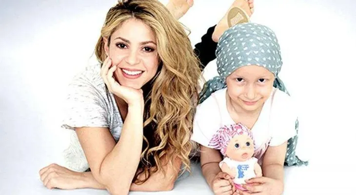 Shakira lanza su propia muñeca a favor de niños con cáncer