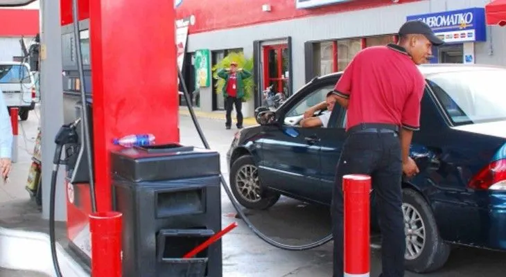 Congelan los precios de todos los combustibles