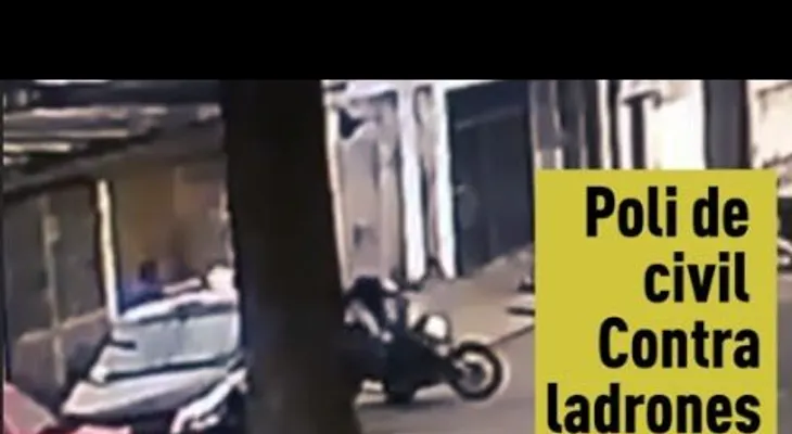 ¡Manos arri?! Este ladrón ya era hombre muerto ni bien termina de anunciar el asalto