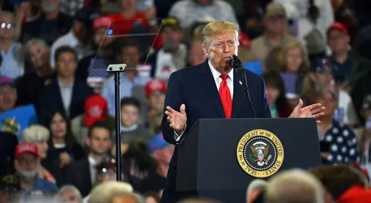 Trump sorprende al afirmar que instalaciones nucleares iraníes eran también "fábricas de drogas"