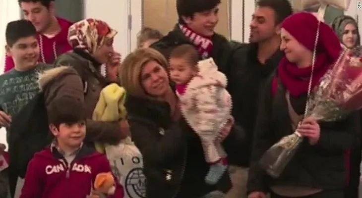 Familiares del niño sirio ahogado en una playa de Turquía llegan a Canadá
