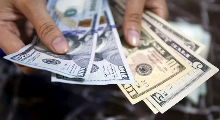 "Con los días contados": Directivo del Bank of America vaticina el fin de la era del dólar