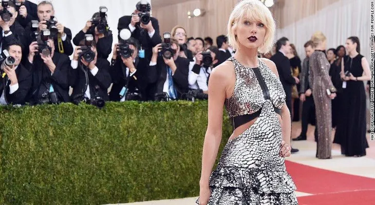 ¿Nuevo novio? Revelan fotos de Taylor Swift besando a este famoso actor