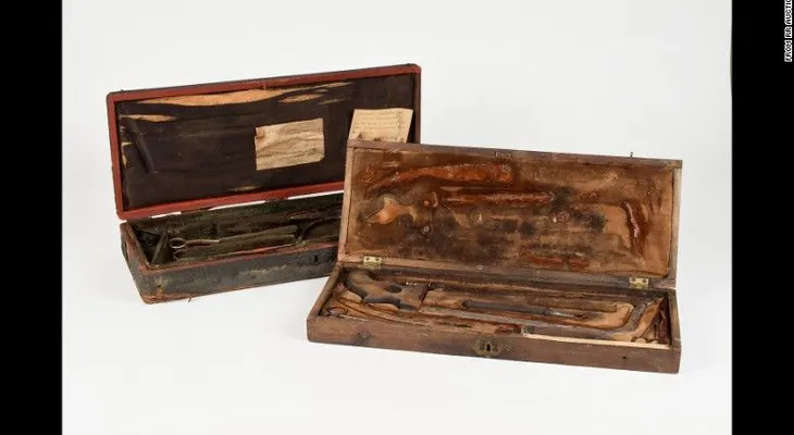 Kit de amputación de la Revolución estadounidense subastado en 104.000 dólares