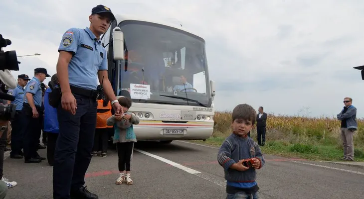 Hungría atribuye a "situaciones extraordinarias" sus medidas contra los refugiados