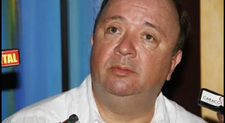 Ministro dice que tiene reto de terminar la guerra