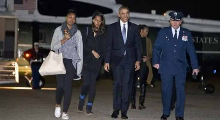 Obama y sus hijas pasan un momento con el cantante Eddie Vedder 