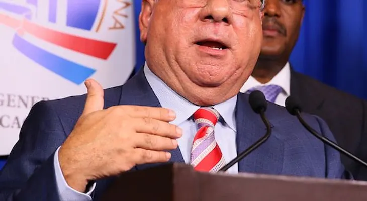 Ministro de Trabajo favorece un aumento salarial